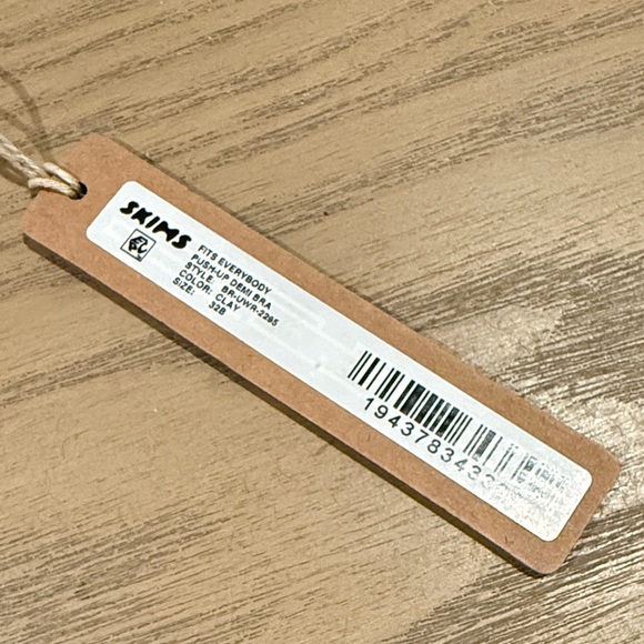 SKIMS fits everybody push up demi bra - Picture 2 of 3